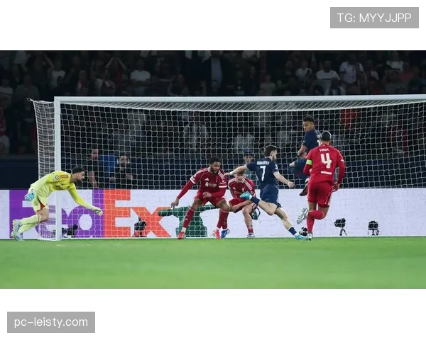 巴黎圣日耳曼3-2险胜里昂，阿什拉夫梅开二度助球队取胜